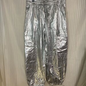 A New Day Metallic Silver Cargo Pants Womens L High Rise Joggers